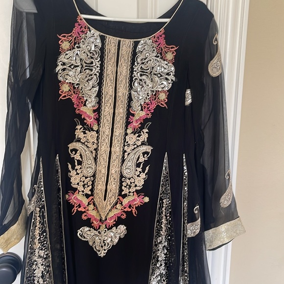 Pakistani Indian embroidered kurta. - Picture 2 of 11